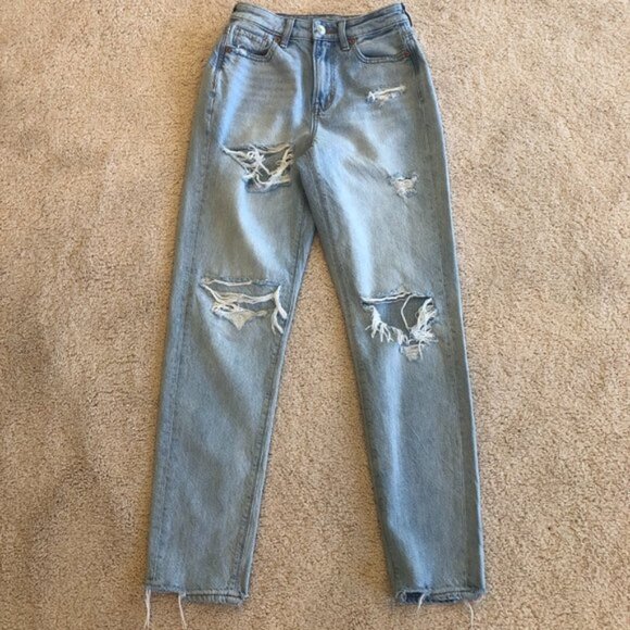 American Eagle Outfitters Denim - American Eagle Hi-Rise Mom Jeans